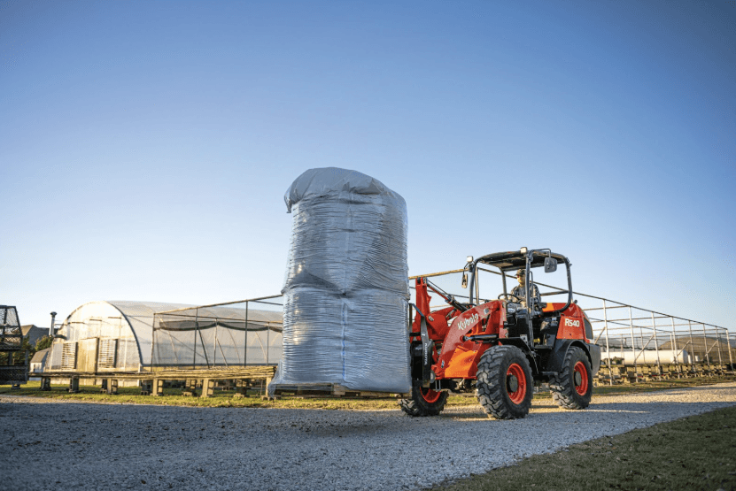 R540 moving heavy materials on a pallet